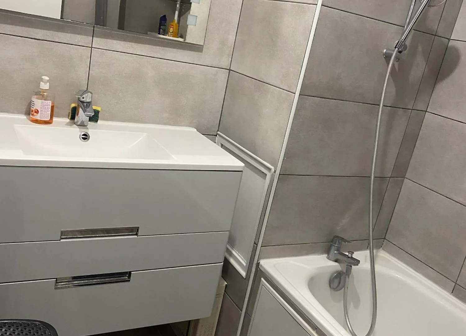 Chambre Dans Duplex - Paris 12 0*,  France