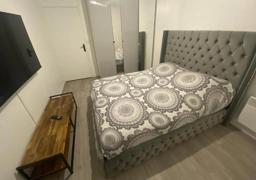 Chambre Dans Duplex - Paris 12 0*,